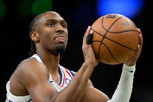 安芬尼·西蒙斯：我和马克西聊过我们都领略为了夺冠必须做出就义