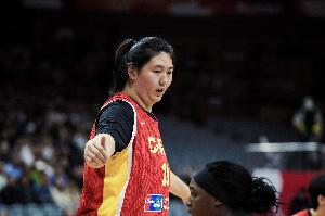 宫鲁鸣谈张子宇：女篮角逐攻防次数越来越多 对她来说是个考验