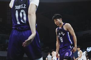 媒体人：石奎比起去年不一样了 若他参与今年CBA选秀会是状元吧？