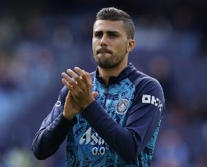 每体：巴萨对罗德里报价提高到6000万欧，力争让其下周亮相