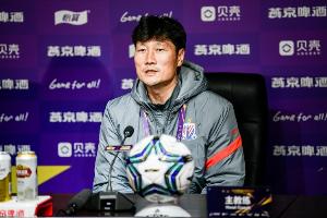 足球报：申花稳中求胜艰巨止跌，新锻练组带给球队分歧调整