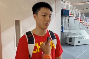 胡明轩：国度队有必要立刻归队 之前一个多月在康复 要慢慢找状态