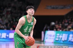 媒体人：辽宁男篮和后卫鄢手骐实现3年续约