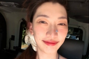元气满满！韩旭晒幼我照：细腻的你唯独没有窥见自己的宝贵