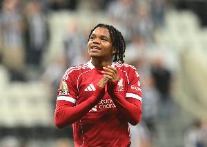 泰晤士报：恩古莫哈预计踢右路，伊劳拉将他铺排在萨拉赫地位