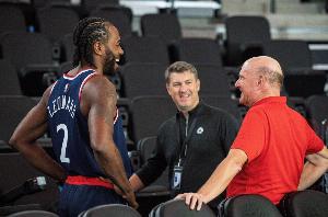 名记：其他29支球队不愿将快船逼入绝境 各人都但愿预防被NBA调查