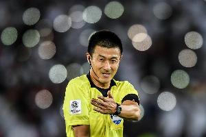 新华社：傅明主哨法律“百队杯”，强调青少年足球欢乐第一