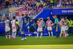 韦伯：FIFA撤销巴洛贡红牌让我深感不安，这将助长诡计论