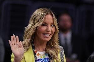 治理人地位不保？NBA划定代理老板必要至少持股15% 珍妮不到3%