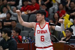 媒体人：有没有可能破队史3分纪录？已经进了11个3分还在放我们投