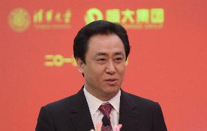 前恒大员工谈许家。焊写ニ馨，曾把球怨刭集到草坪谈天摆拍