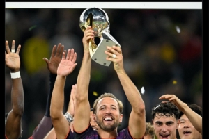 英格兰队转发凯恩庆祝夺冠动态：祝贺你，凯恩！