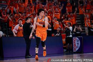 媒体人：上海将赴美打多场热身赛 张镇麟&古德温在美国与球队聚合