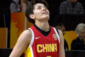 这球太惋惜了！杨舒予空切晃过防守面对空篮没上进目前6中0