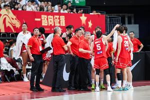 追回几分来！中国女篮第三节15-12捷克 三节过后临时落后5分