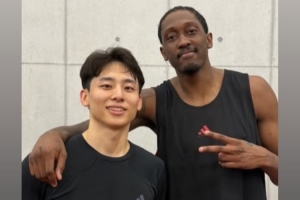 日本行圆满实现！杰伦·威廉姆斯在社交媒体晒出与河村勇辉的合照