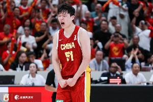 人民日报：陆续两轮入选篮球世预赛最佳阵容 杨瀚森在淬炼中成长