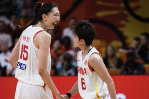 解说：中国女篮赢得太难 好在有韩旭和杨舒予 可此刻也只有她俩