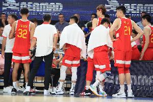 中国想成篮球强国下一步？李凯尔:幼我建议 让更多表国球员来打球
