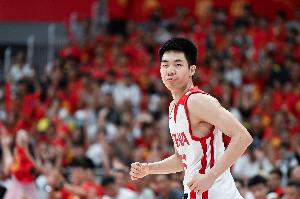 媒体人：中国男篮的健康状态令人忧郁 轮换左支右绌 后面怎么打