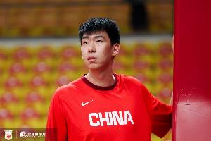 徐昕今日办理签证 为他之后前往美国NCAA打球进行筹备
