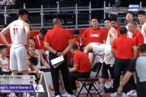 射中率下滑！中国男篮第三节13-10菲律宾 上半场两个单节均30+