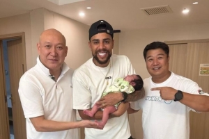 玄学！河南队表援古斯塔沃三次添丁、三场进球，续写足坛佳话